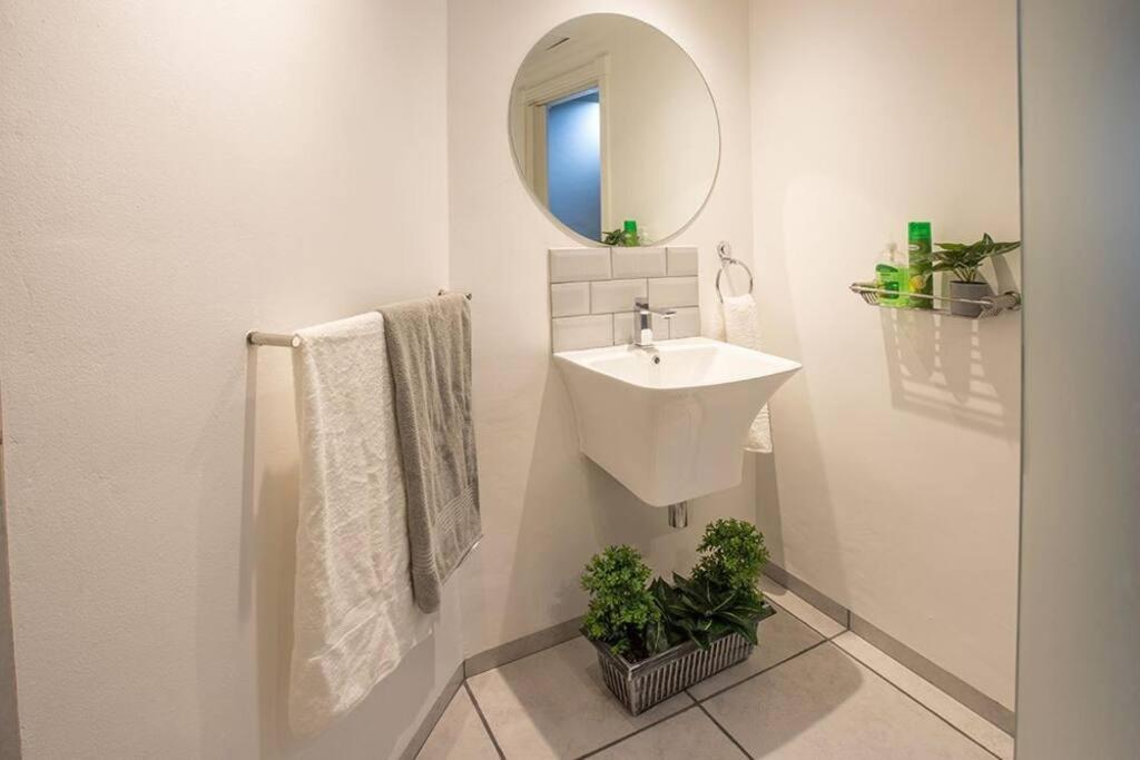 2 Sleeper Stylish Sanctuary Apartment Durban Luaran gambar